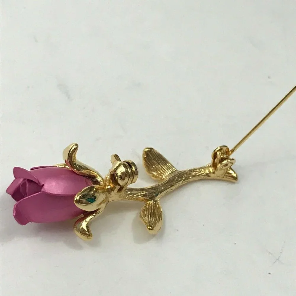 Unbranded gold tone